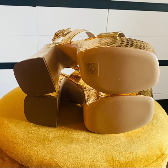 ✨✨✨ BRAND NEW✨✨✨ Michael KORS Collection Gold Python Platform Snakeskin Sandals - Picture 11 of 12